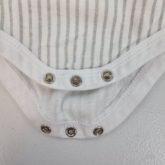Rene Rofe Baby Bodysuit 6-9m One-Piece Short Sleeve Cotton White & Gray Stripes - Picture 6 of 9